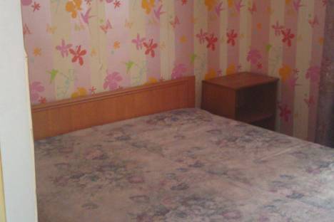 Трёхкомнатная квартира в аренду посуточно в Уральске по адресу ихсанова 73