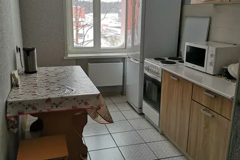 2-комнатная квартира в Нягани, 1 мкр-он д.15