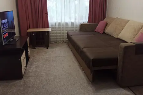 3-комнатная квартира в Яровом, кв-л А д. 39