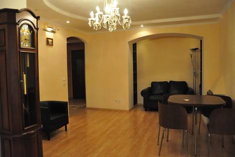 Трёхкомнатная квартира в аренду посуточно в Нижнем Новгороде по адресу ул. Ильинская, 32