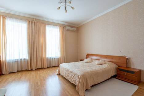2-комнатная квартира в Санкт-Петербурге, Реки Мойки набережная, 32, м. Адмиралтейская