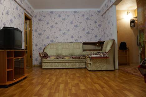 Трёхкомнатная квартира в аренду посуточно в Оренбурге по адресу ул. Братьев Башиловых, 17