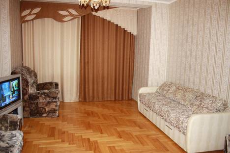 Двухкомнатная квартира в аренду посуточно в Сургуте по адресу проспект Мира, 7