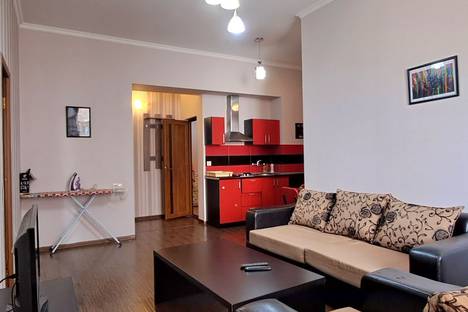 Трёхкомнатная квартира в аренду посуточно в Ереване по адресу Арам, д. 48, корп. 2, метро Площадь Республики