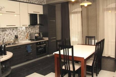 Четырёхкомнатная квартира в аренду посуточно в Тбилиси по адресу пл. Ладо Месхишвили, 12, метро Марджанишвили