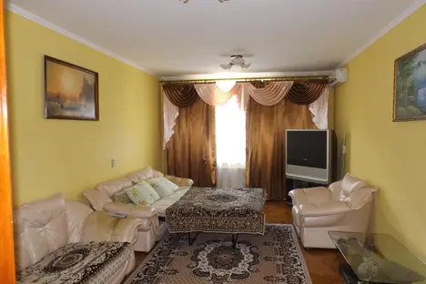 2-комнатная квартира в Евпатории, Евпатория, улица Дёмышева, 121