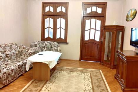 Двухкомнатная квартира в аренду посуточно в Баку по адресу улица 28 Мая дом 72, метро Джафар Джаббарлы