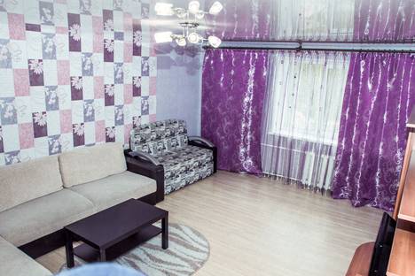 Двухкомнатная квартира в аренду посуточно в Челябинске по адресу ул. Цвиллинга, 43