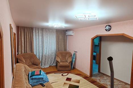 3-комнатная квартира в Яровом, кв-л Б, 18