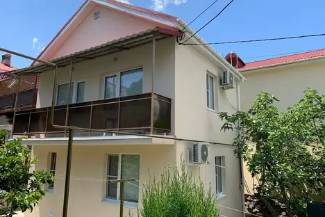 Дом в Алуште, Лесная ул., 5/6