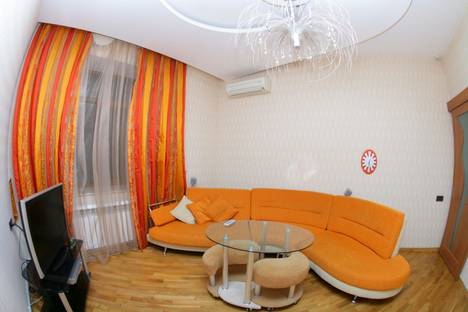 Двухкомнатная квартира в аренду посуточно в Баку по адресу дом 5 улица Ниязи, метро Ичери-Шехер