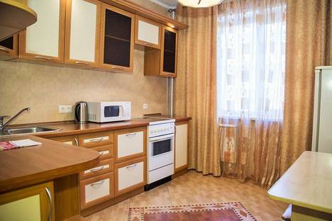 Двухкомнатная квартира в аренду посуточно в Красноярске по адресу улица Алексеева, 97