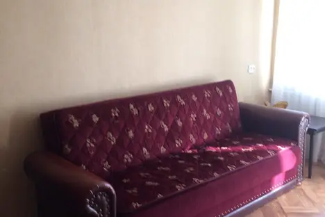 3-комнатная квартира в Симферополе, 16 проспект Кирова