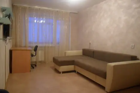 2-комнатная квартира в Нижневартовске, улица Омская, 16