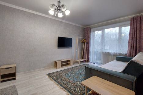 Однокомнатная квартира в аренду посуточно в Калининграде по адресу проспект Калинина, 75