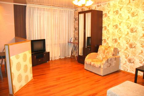 Однокомнатная квартира в аренду посуточно в Омске по адресу проспект Комарова, 14