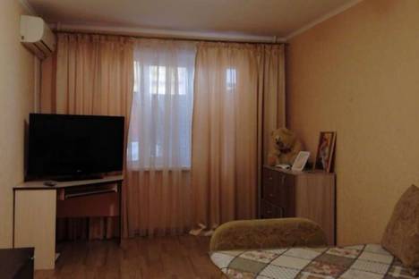 Двухкомнатная квартира в аренду посуточно в Новотроицке по адресу улица Комарова, 3
