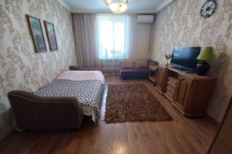 1-комнатная квартира в Таганроге, Октябрьская площадь, 2