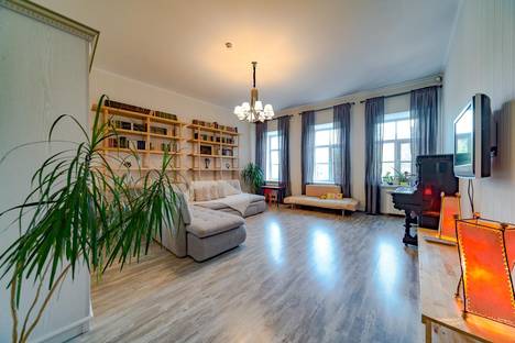 Двухкомнатная квартира в аренду посуточно в Санкт-Петербурге по адресу набережная Адмиралтейского канала, 25