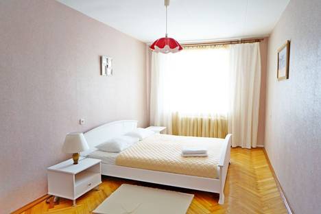 Двухкомнатная квартира в аренду посуточно в Минске по адресу проспект Победителей 3, метро Немига