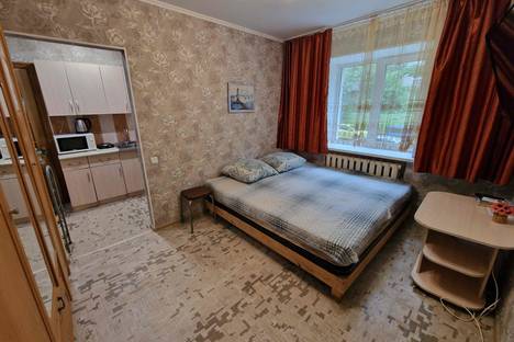 Двухкомнатная квартира в аренду посуточно в Владивостоке по адресу улица Корнилова, 9