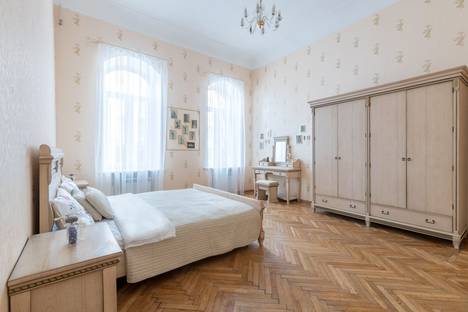 Двухкомнатная квартира в аренду посуточно в Санкт-Петербурге по адресу 5-я Советская улица, 4, метро Площадь Восстания