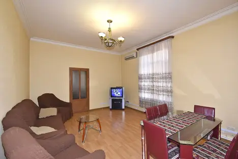 3-комнатная квартира в Ереване, Yerevan, Abovyan Street, 25, м. Еритасардакан