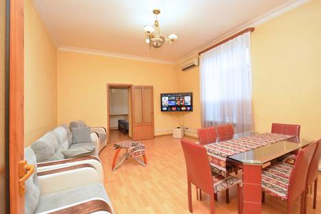 3-комнатная квартира в Ереване, Ереван, Yerevan, Abovyan Street, 25, м. Еритасардакан
