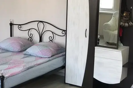 1-комнатная квартира в Артёме, улица Кирова, 38