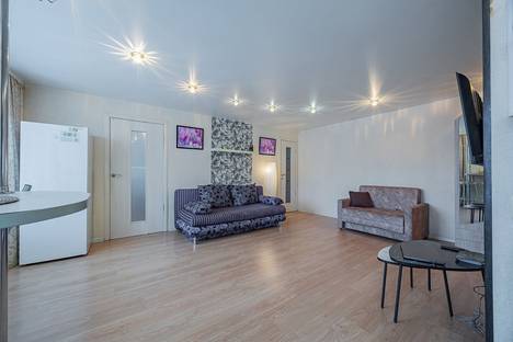 2-комнатная квартира в Дзержинске, Дзержинск, улица Гайдара, 40