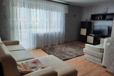 Трёхкомнатная квартира в аренду посуточно в Волковыске по адресу улица Софьи Панковой, 7