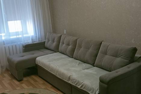 Двухкомнатная квартира в аренду посуточно в Яровом по адресу квартал Б, 1