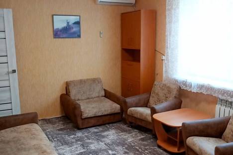 2-комнатная квартира в Евпатории, улица Дёмышева, 100А