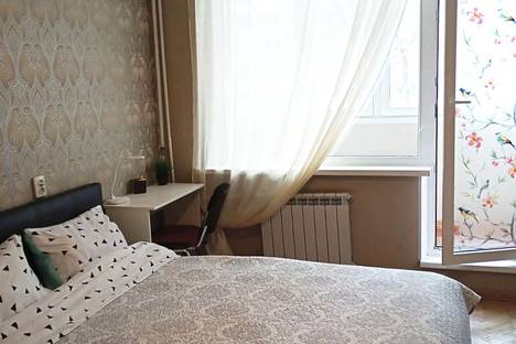 Двухкомнатная квартира в аренду посуточно в Санкт-Петербурге по адресу Купчинская улица, 24, подъезд 4