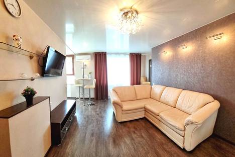 2-комнатная квартира во Владивостоке, Владивосток, улица Адмирала Фокина, 31