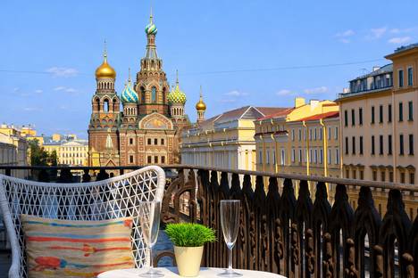 3-комнатная квартира в Санкт-Петербурге, набережная канала Грибоедова, 15, м. Невский проспект