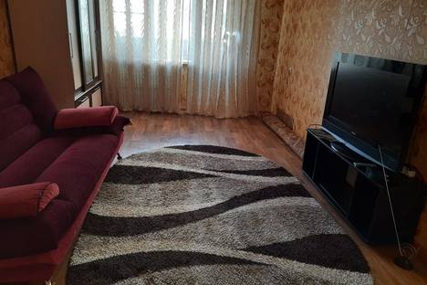 Трёхкомнатная квартира в аренду посуточно в Астрахани по адресу улица Куликова, 79к2