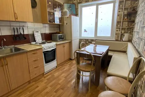 2-комнатная квартира в Кировске, Ленинградская улица, 23 2-комнатная квартира в Кировске, Ленинградская улица, 23