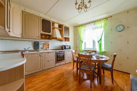 Трёхкомнатная квартира в аренду посуточно в Екатеринбурге по адресу улица Фурманова, 123