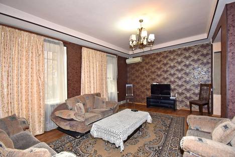 Трёхкомнатная квартира в аренду посуточно в Ереване по адресу улица Микаэла Налбандяна, 50