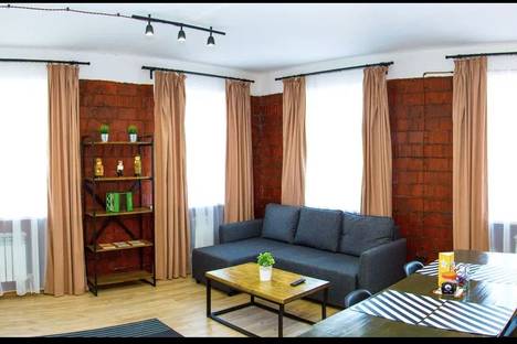 Трёхкомнатная квартира в аренду посуточно в Вологде по адресу улица Варенцовой, 18к2