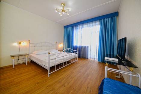 3-комнатная квартира в Волгограде, Волгоград, улица Маршала Чуйкова, 37