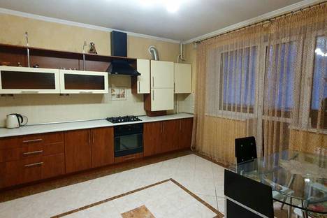 3-комнатная квартира в Калининграде, Земельная улица, 20