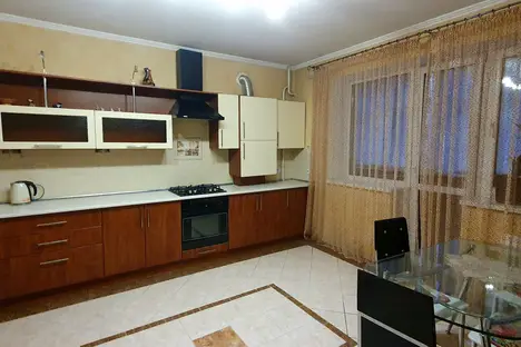 3-комнатная квартира в Калининграде, Земельная улица, 20