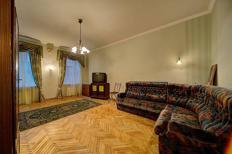 2-комнатная квартира в Санкт-Петербурге, Невский проспект, 97, подъезд 5, м. Площадь Восстания