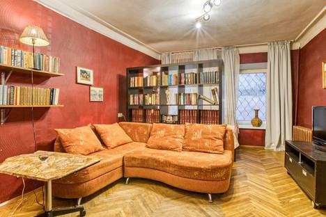 Трёхкомнатная квартира в аренду посуточно в Санкт-Петербурге по адресу Звенигородская улица, 6