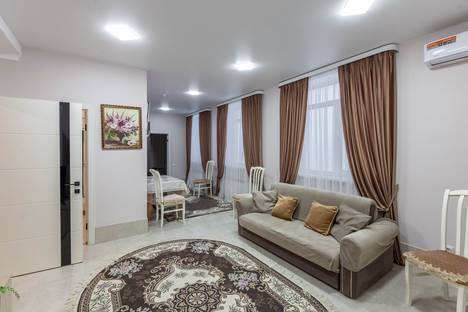 3-комнатная квартира в Кисловодске, Кисловодск, улица Калинина, 43