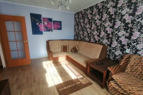 Двухкомнатная квартира в аренду посуточно в Бокситогорске по адресу улица Металлургов, дом 4