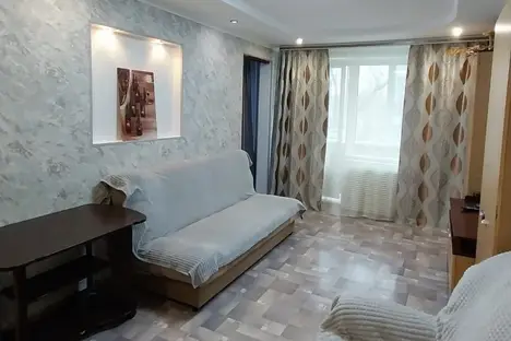 3-комнатная квартира в Белогорске, улица Кирова, 136