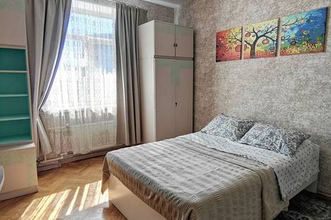 3-комнатная квартира в Санкт-Петербурге, Малоохтинский проспект, 36, м. Новочеркасская